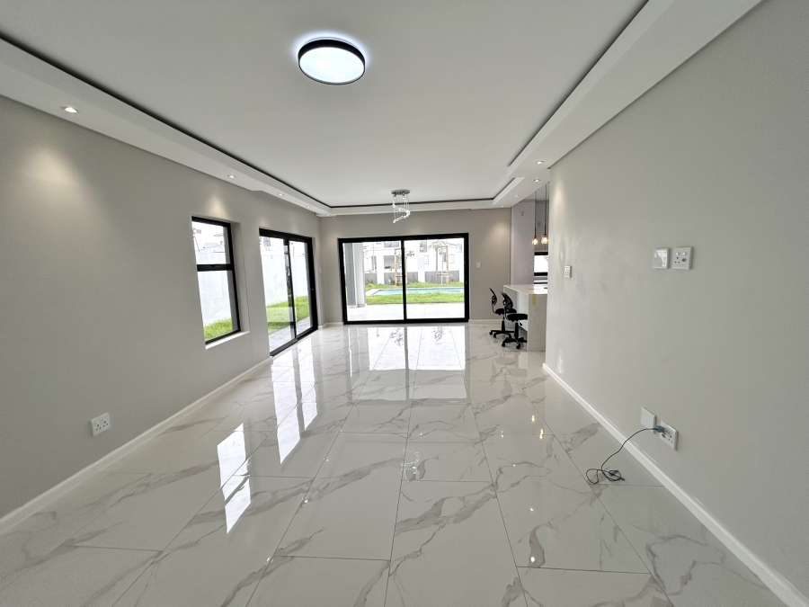 To Let 4 Bedroom Property for Rent in Sandown Western Cape